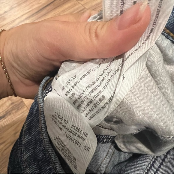 Abercrombie & Fitch High Rise Mom Short - Picture 8 of 9